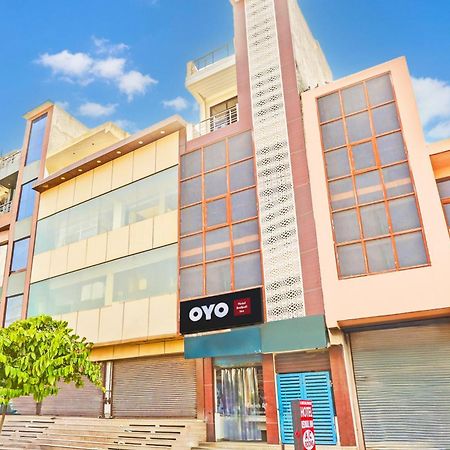 Hotel O Redbull Inn Gurgaon Ngoại thất bức ảnh